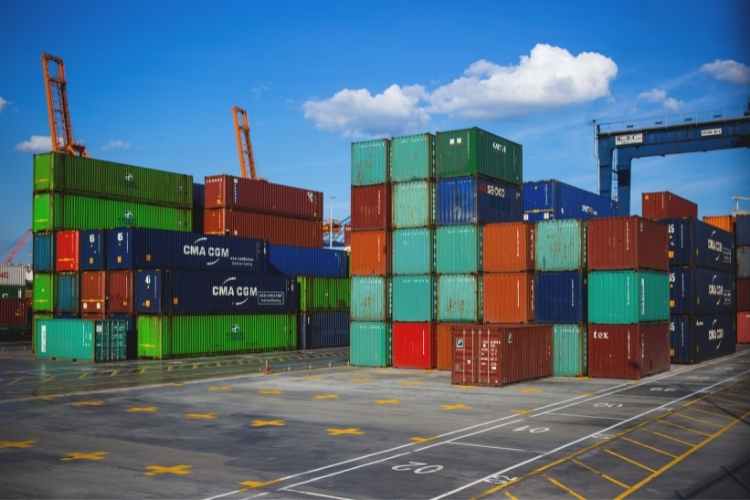 What's The Weight Of a Shipping Container?